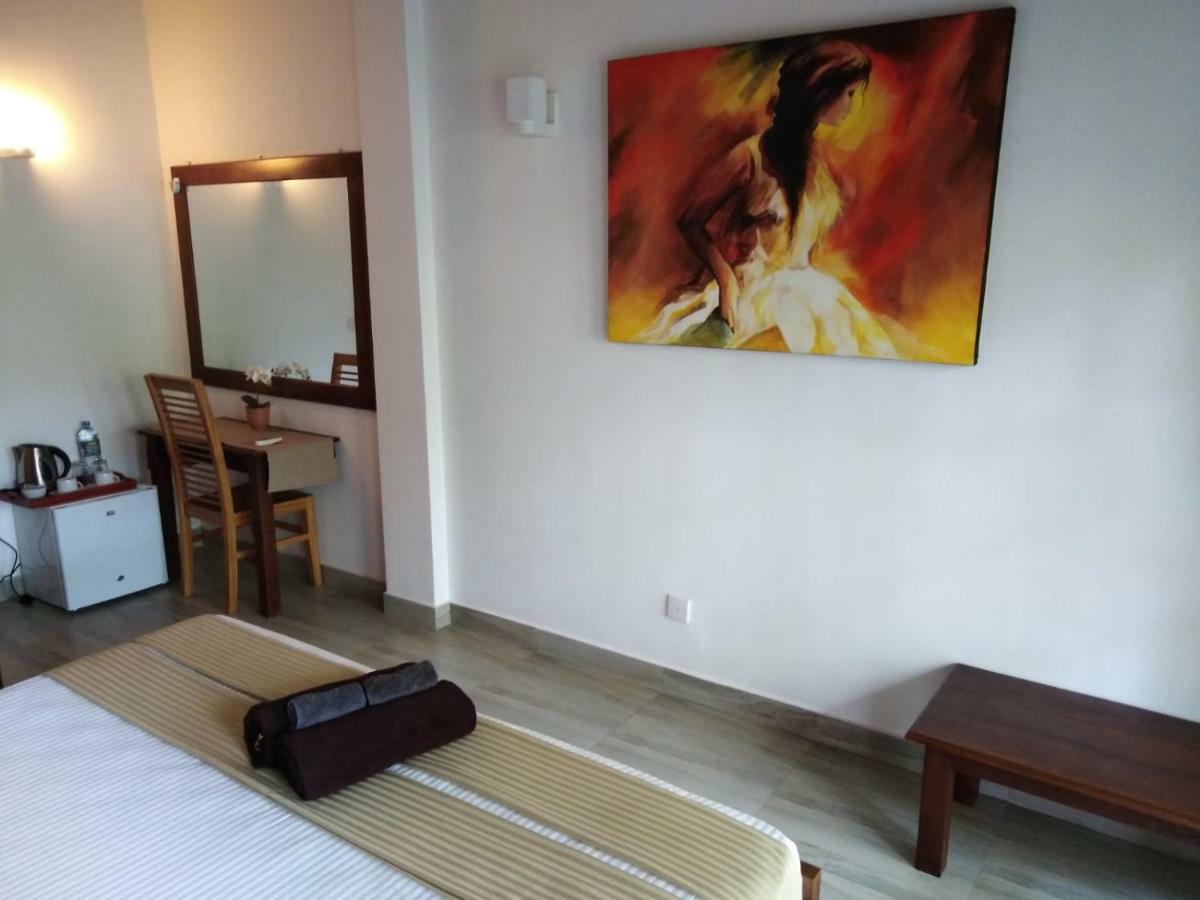 Lija Residence Negombo Exteriör bild